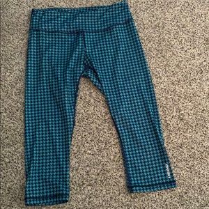 3/4 length exercise leggings